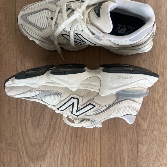 New Balance 9060 - Picture 3 of 5